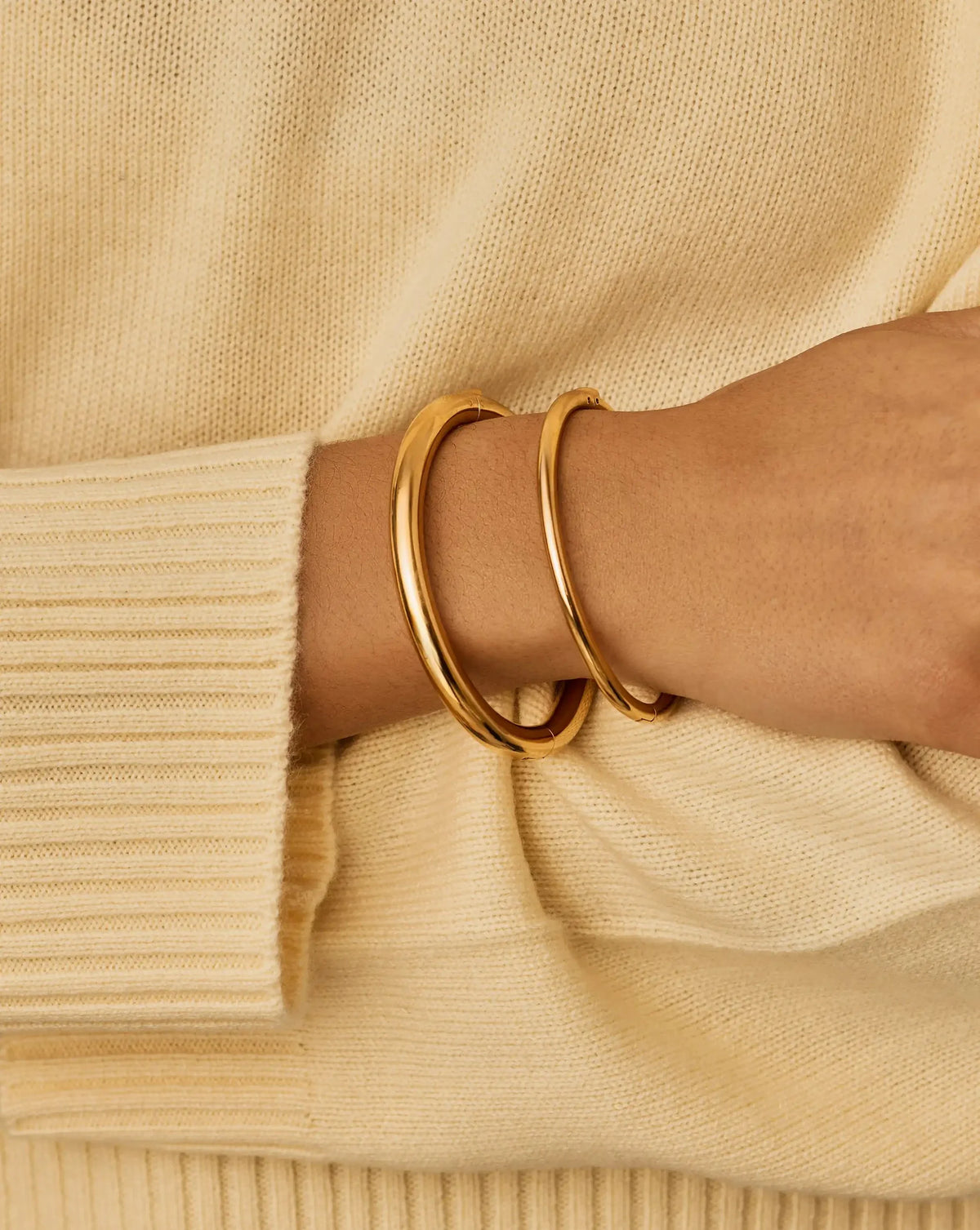 Classic Round Hinged Bangle | 18ct Gold Plated